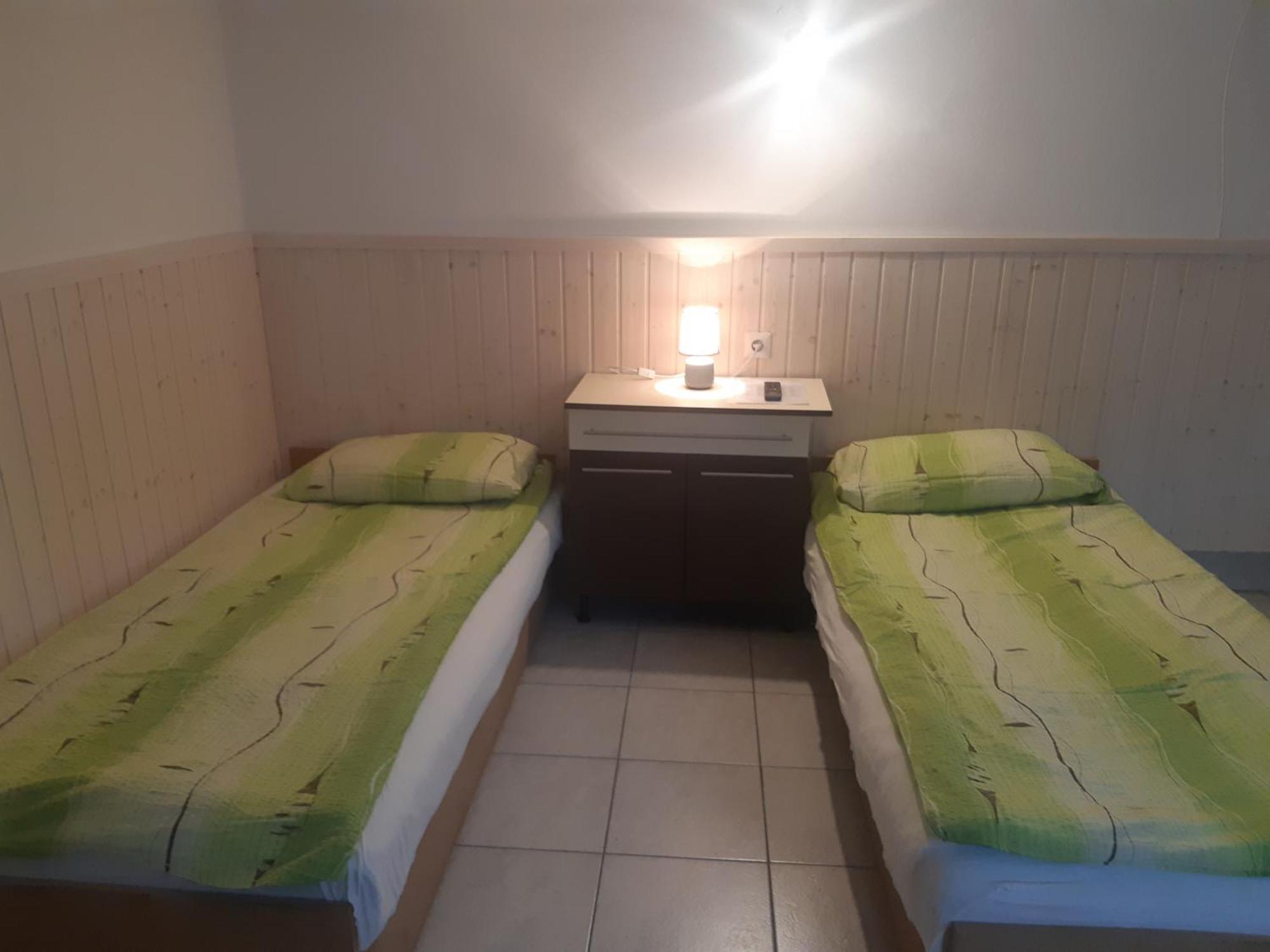 Sub Rosa Two-Bedroom Apartment Balatonfenyves Kültér fotó
